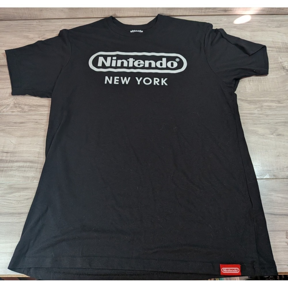 Nintendo New York Exclusive – Black Racetrack Logo T Shirt – Adult X Large